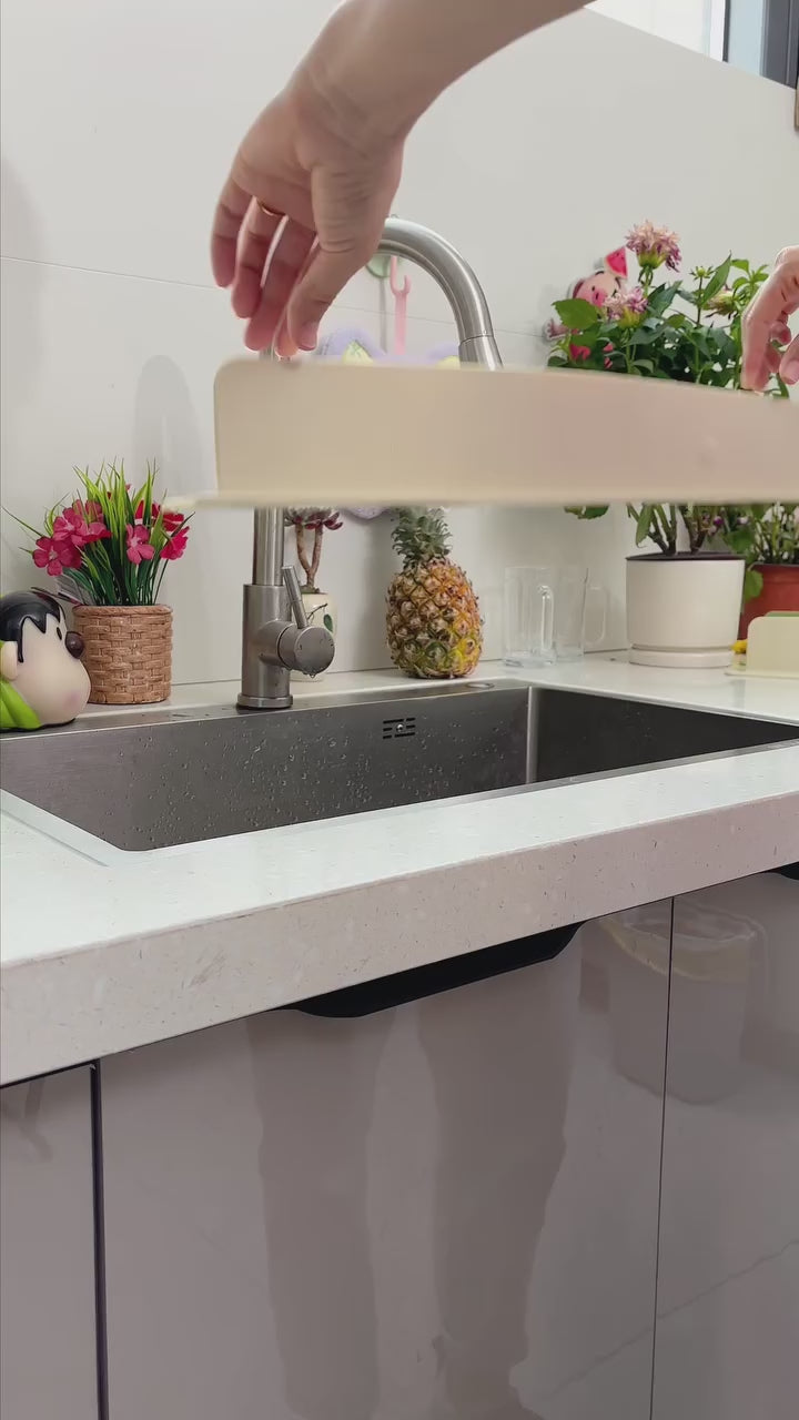 SplashGuard™ Kitchen Sink Water Splash Guard